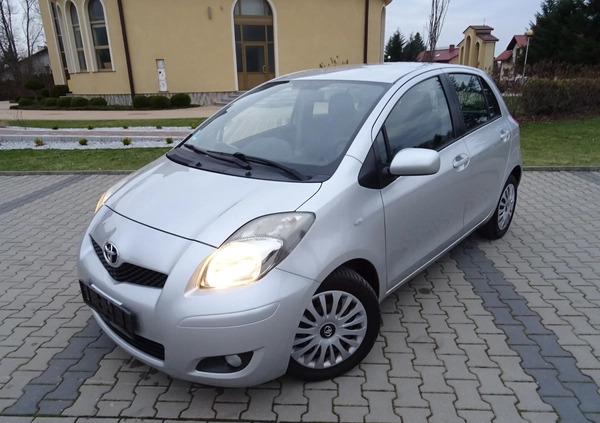 Toyota Yaris cena 25000 przebieg: 143000, rok produkcji 2011 z Kalisz małe 529